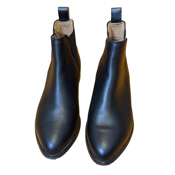 Nisolo Eva Everyday Chelsea Boot - Picture 2 of 9